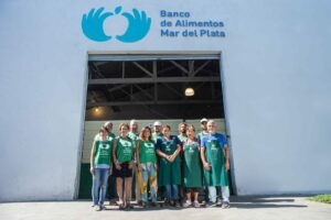 COMISIÓN + STAFF + VOLUNTARIOS BANCO ALIMENTOS MDP. Luis Gargiulo, Fernando Martínez Delfino, Cristian Juan Barrientos, Germán Carrone, Agustín Collavita, Ana BelÉn Luciano, Angélica Beatriz Ercoreca, Brenda Schebesta, Ofelia Canteros, Silvia Baca y José Luis Cuenca.